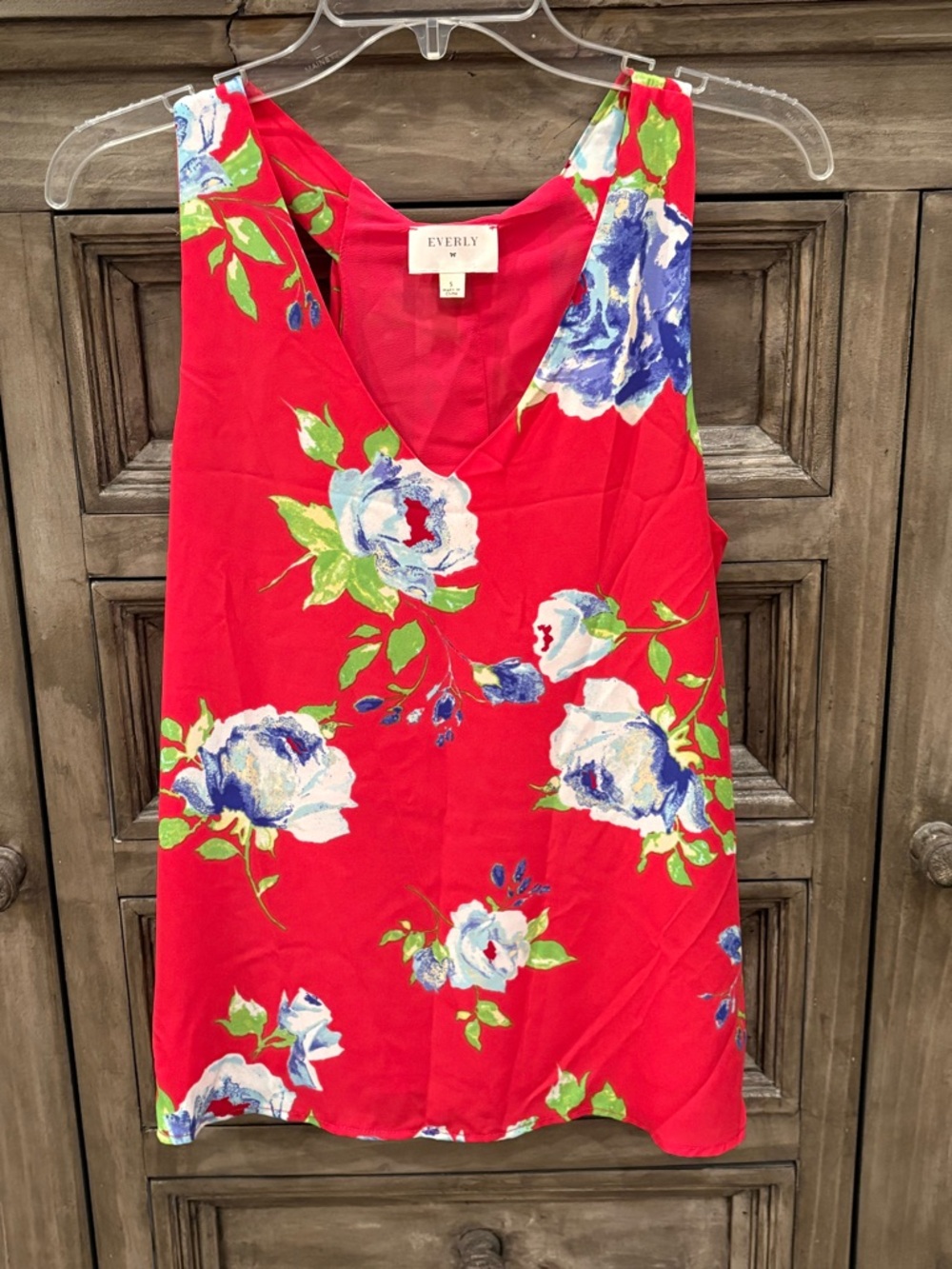 EUC Women’s EVERLY Bright Pink Floral Racerback Flowy Blouse (Small)